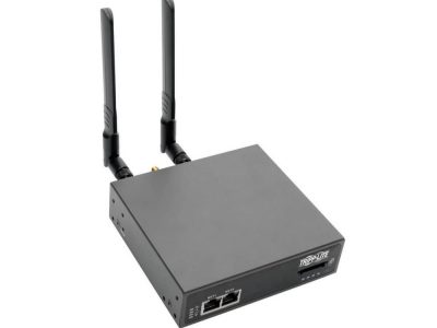 Servidor de Consola de 4 Puertos con Doble NIC GB, Memoria USB de 4 Gb y 4 Puertos USB